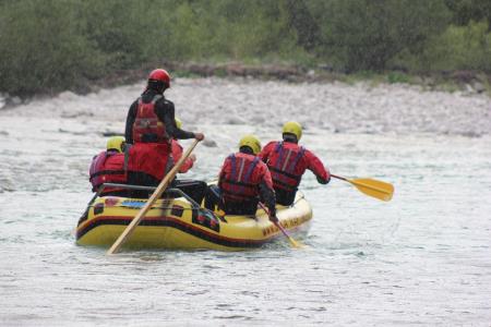 TUDI SLEPI IN SLABOVIDNI NA RAFTINGU PO SOČI17